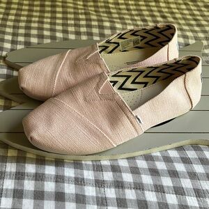 Pink TOMS